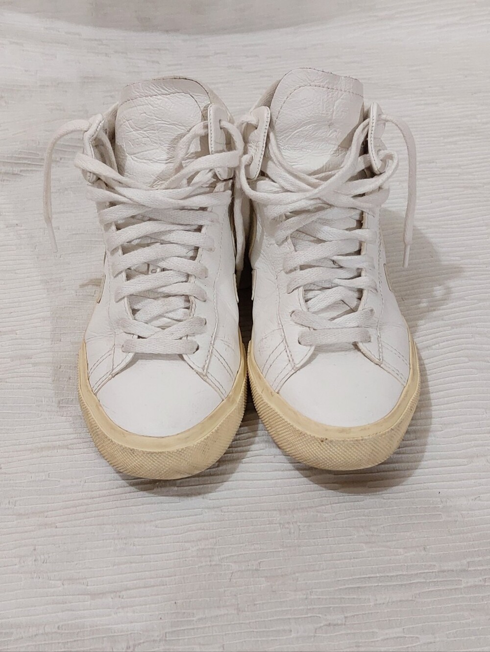 Veja White and Beige High-Top Sneakers Size 7 - Picture 5 of 10